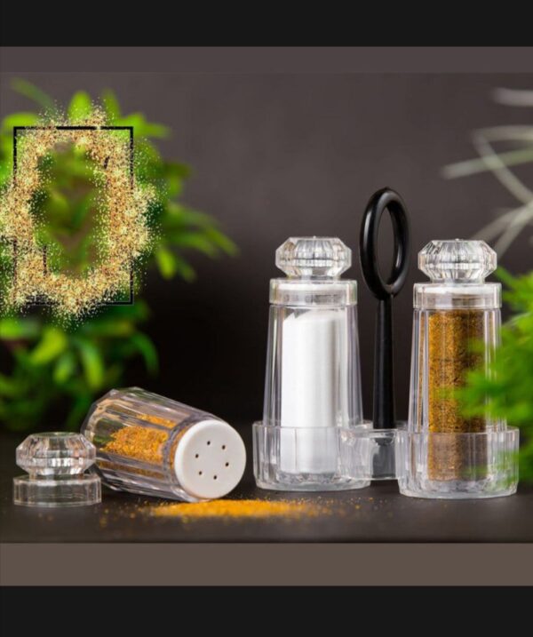Salt and pepper set